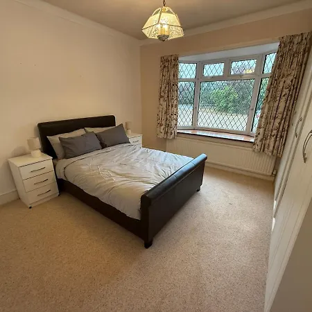 Bright & Cozy Countryside *