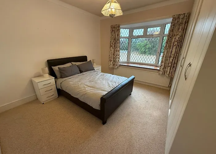 Bright & Cozy Countryside *